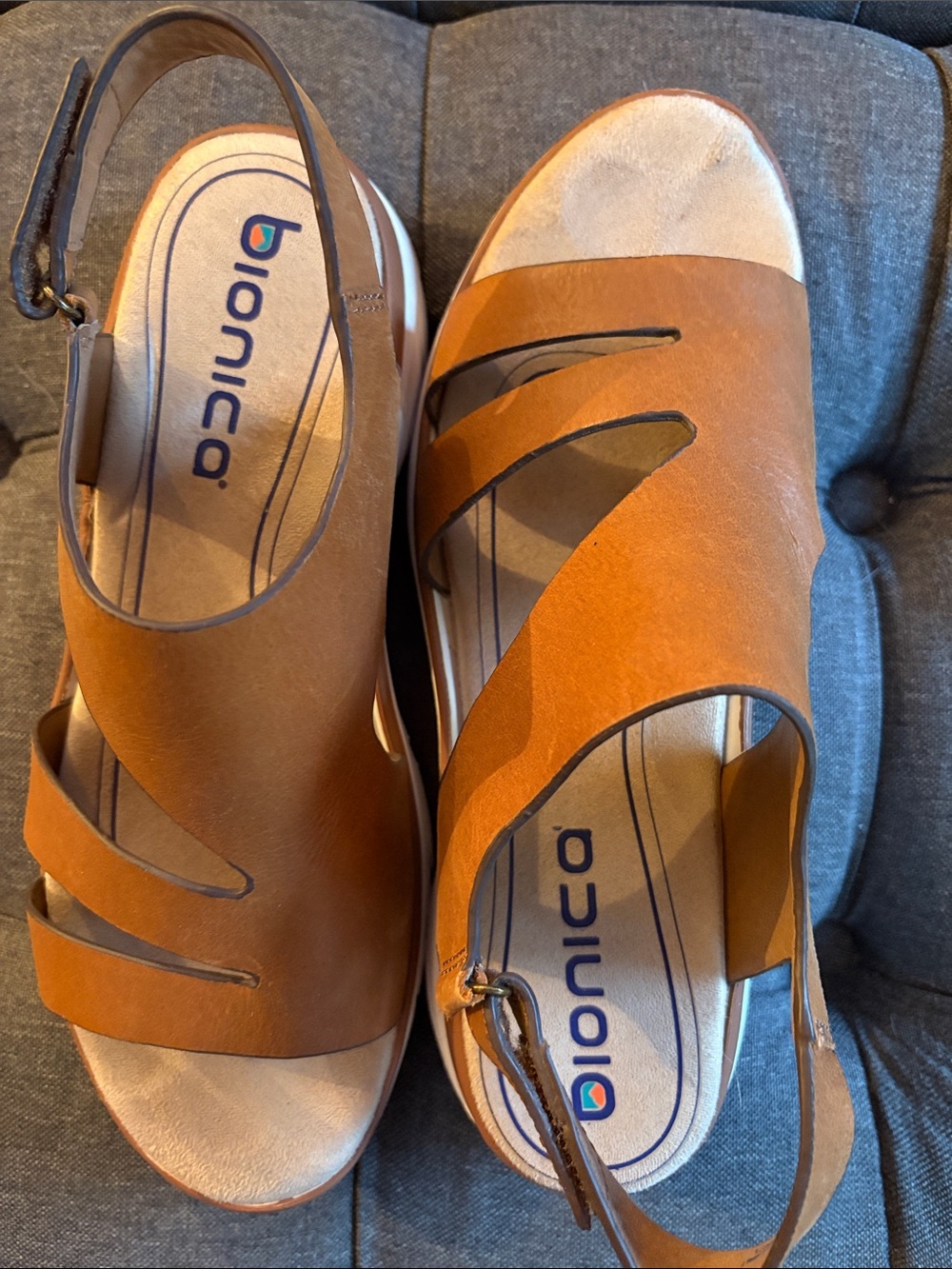Bionica Women's brown Tan Leather comfort Slingback Sandals like new! Size 11